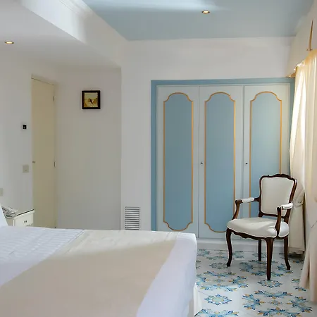 Syrene Hotel