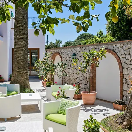 Ξενοδοχείο Syrene 4*