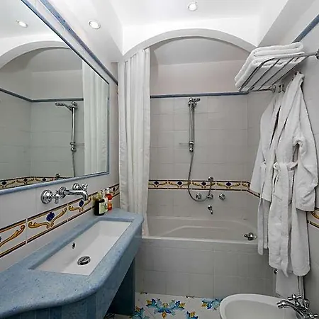Syrene Hotel 4*
