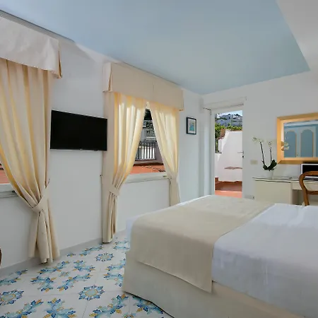 Syrene Hotel 4*