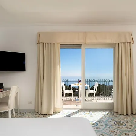 Syrene Hotel 4*